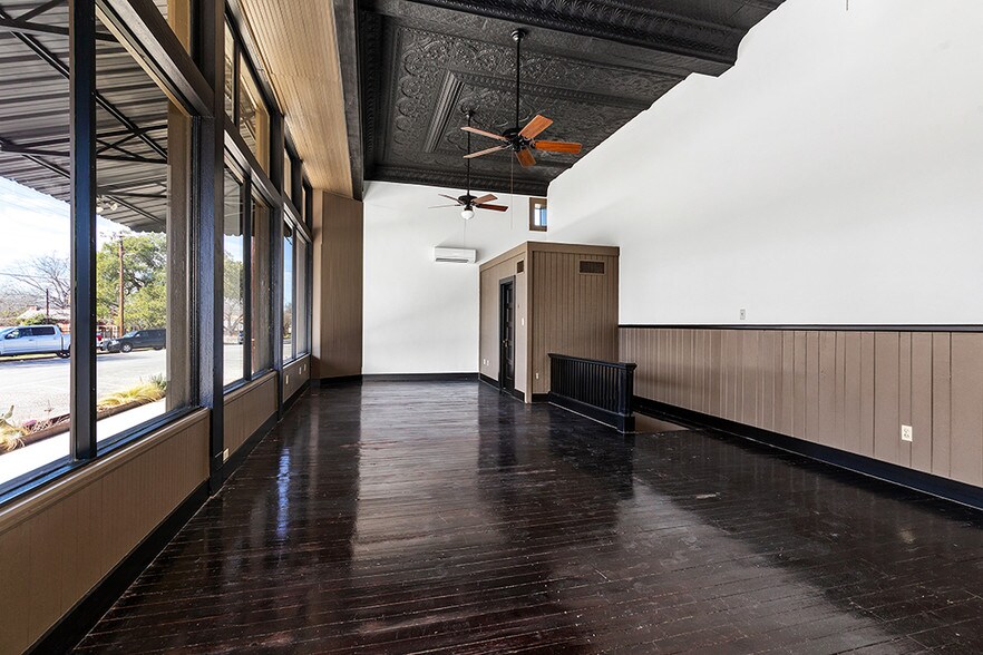 More Photos Of 612 High St, Comfort Storefront Retail Residential For Sale