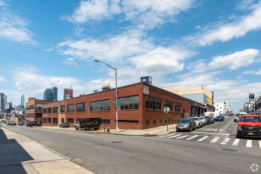 More Photos Of 33-01 Hunters Point Ave, Long Island City Warehouse For Lease