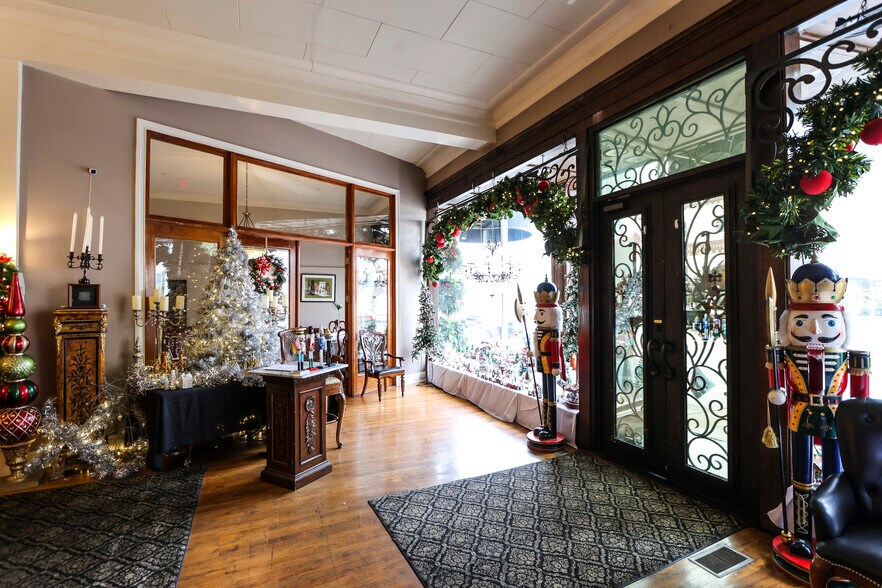 More Photos Of 1024 Noble St, Anniston Storefront Retail Office For Sale