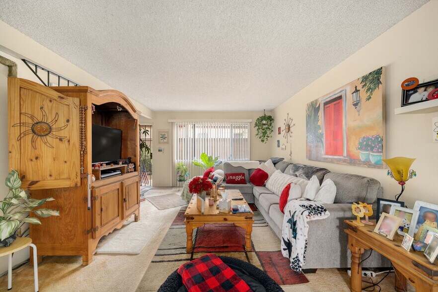 More Photos Of 1070 Freeman Ave, Long Beach Apartments For Sale