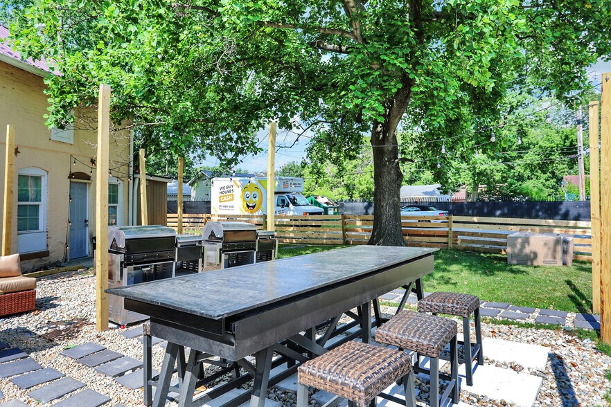 More Photos Of 1918 W Washington St, Indianapolis Apartments For Sale