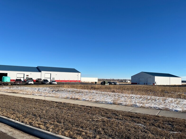 More Photos Of 414 Americas Way, Box Elder Warehouse For Lease