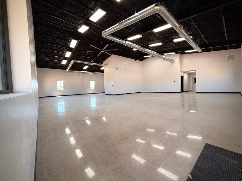 More Photos Of 3609 S County 1232 Rd, Midland Warehouse For Lease