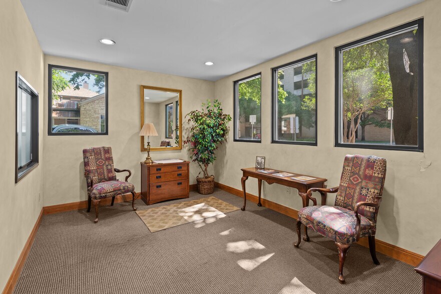 More Photos Of 1504 San Antonio St, Austin Loft Creative Space For Sale