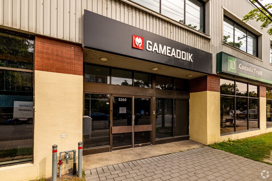 More Photos Of 5260 Rue De Verdun, Verdun Office For Sale