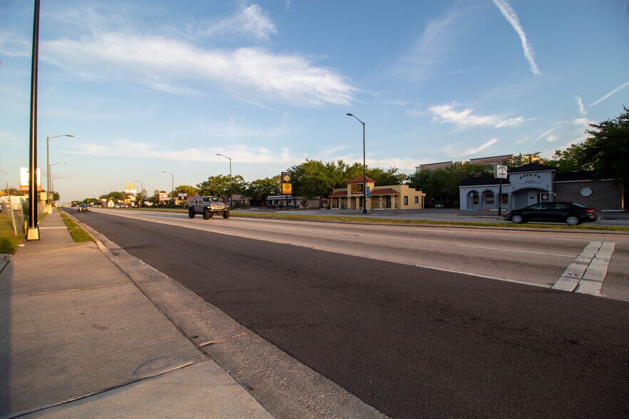 More Photos Of 504 W Vine St, Kissimmee Restaurant For Sale