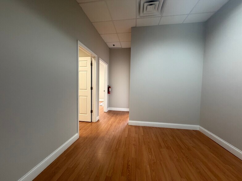 More Photos Of 245 Bellagio Cir, Sanford General Retail For Lease