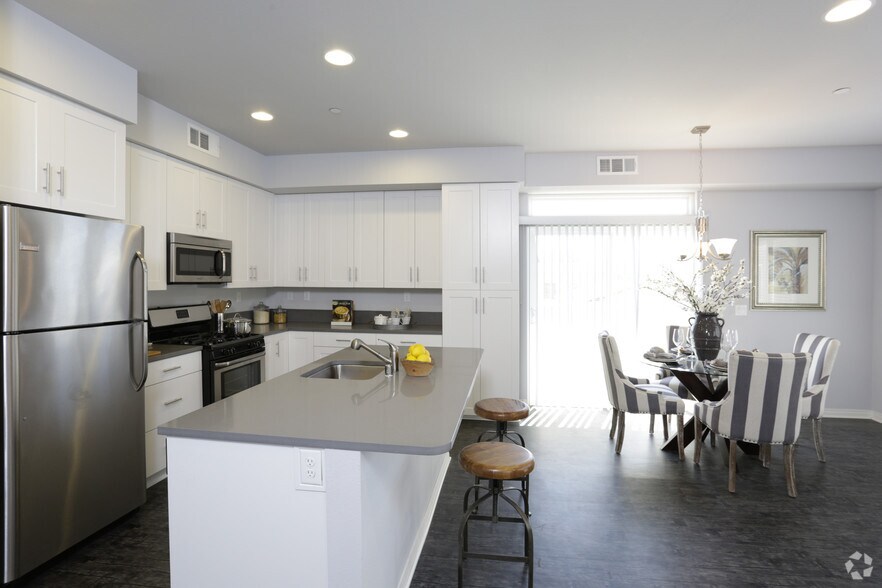 More Photos Of 307 Sycamore Rd, San Ysidro Apartments For Sale