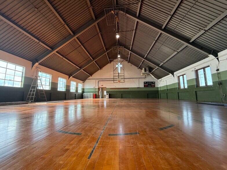 More Photos Of 512 P St, Bedford Daycare Center For Sale