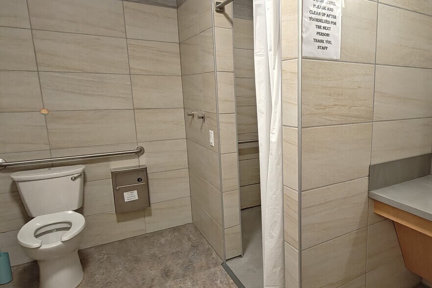 More Photos Of 3210 E Rd, Clifton Office For Sale