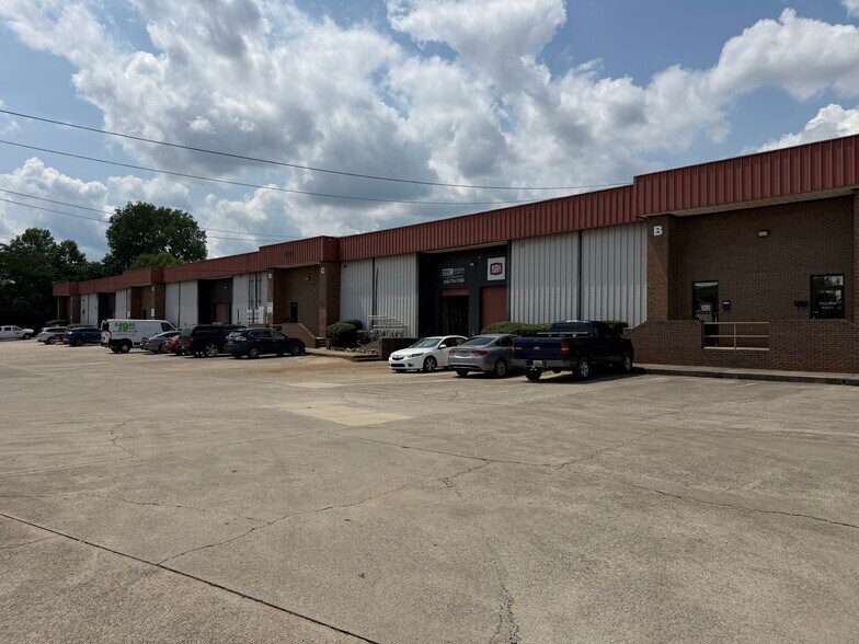 More Photos Of 3054 Leeman Ferry Rd SW, Huntsville Unknown For Lease