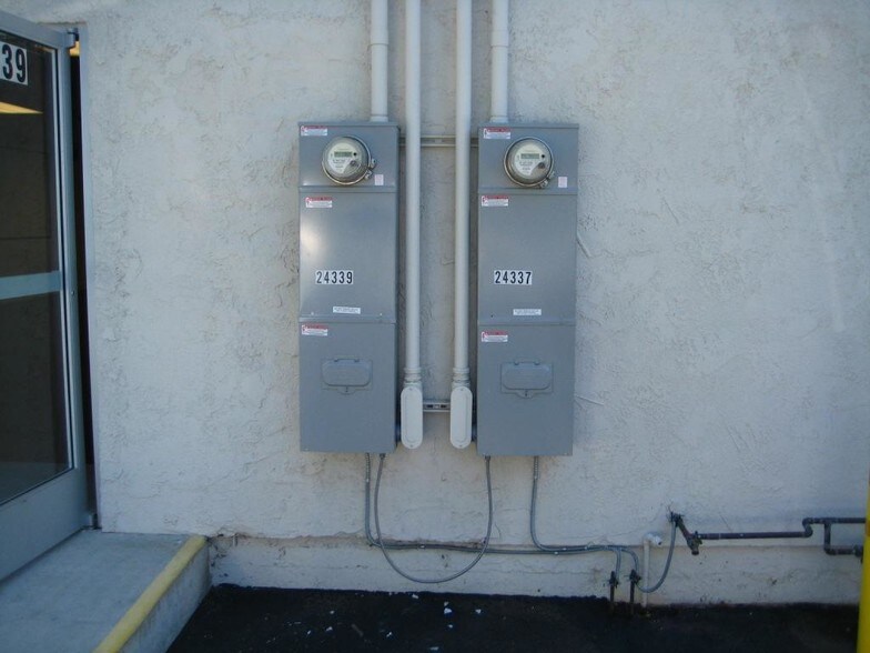 More Photos Of 24337-24339 Main St, Santa Clarita Storefront Retail Office For Sale