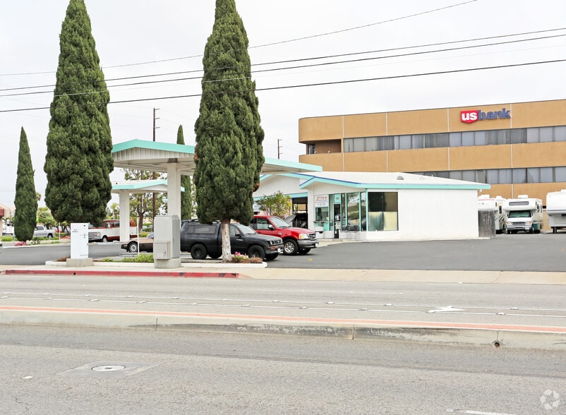 More Photos Of 19002 Magnolia St, Huntington Beach Auto Repair For Sale