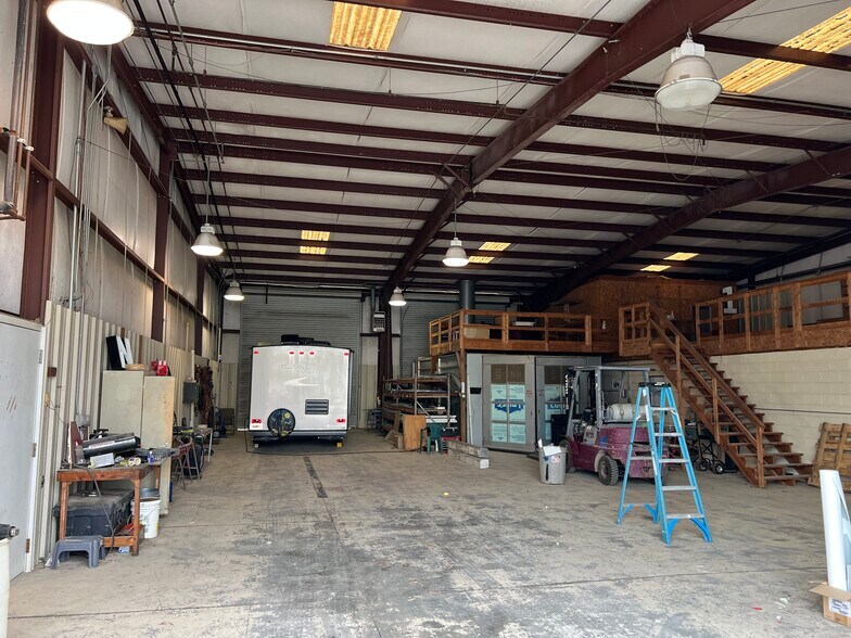 More Photos Of 185 Industrial Dr, Chickamauga Industrial For Sale