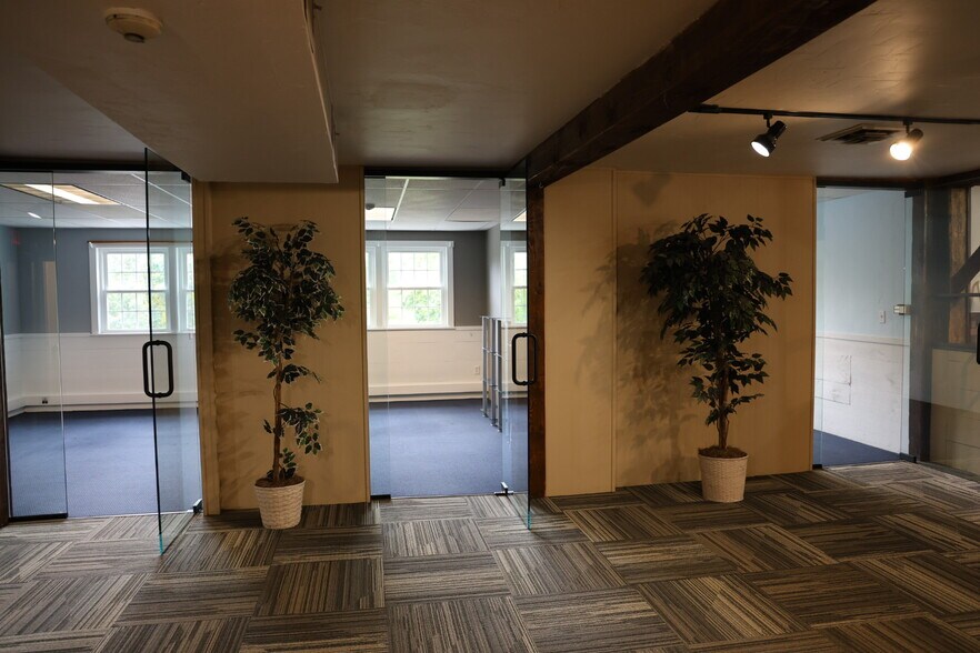 More Photos Of 807 NH-3A, Bow Light Manufacturing For Sale