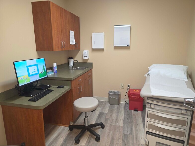 More Photos Of 1600 Sixth Ave, York Medical For Lease