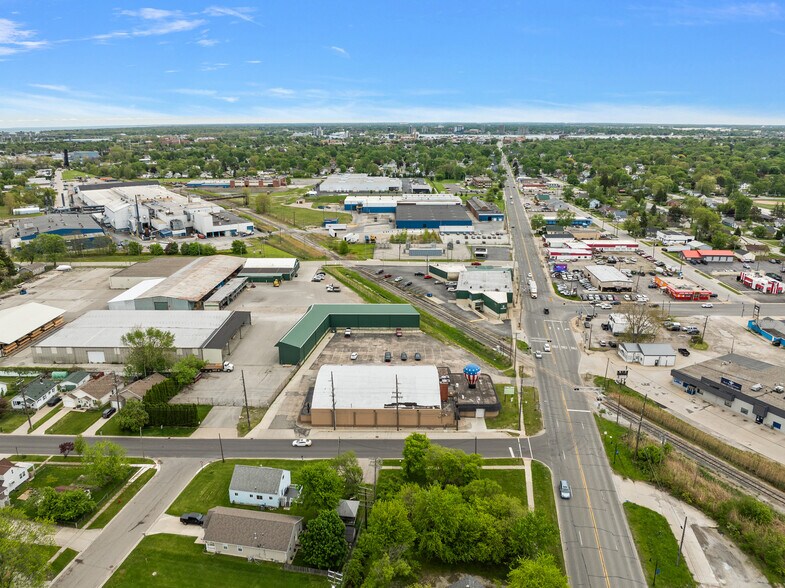 More Photos Of 2419 Lapeer Rd, Port Huron General Retail For Sale