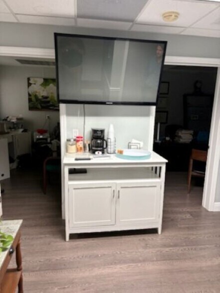 More Photos Of 2221 N University Dr, Pembroke Pines Medical For Lease