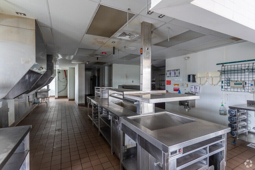 More Photos Of 60 S Broad St, Fairborn Fast Food For Sale