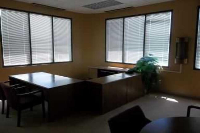 More Photos Of 2002 Scott Blvd, Temple Office For Sale
