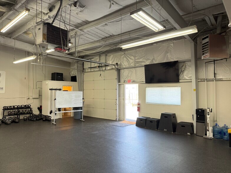 More Photos Of 224 W Plymouth Ave, South Salt Lake Warehouse For Lease