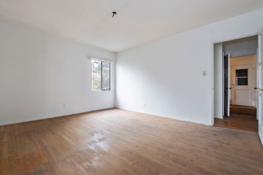 More Photos Of 1248 N Crescent Heights Blvd, West Hollywood Apartments For Sale