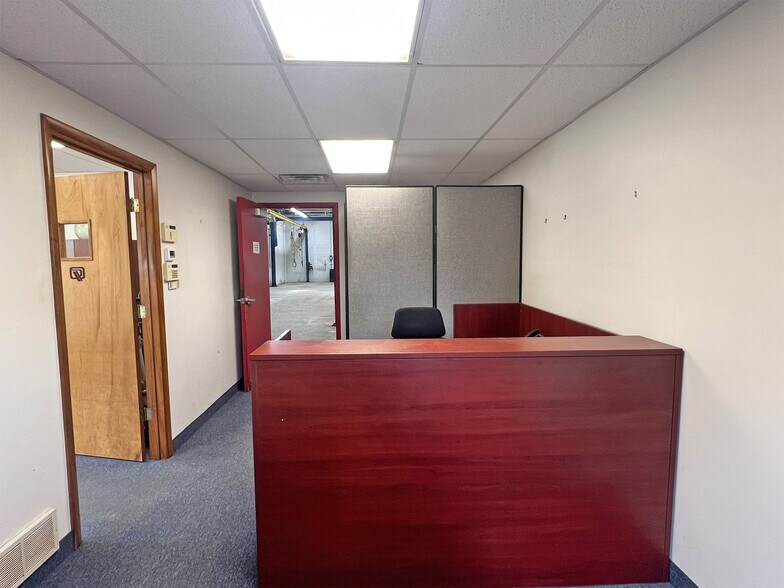 More Photos Of 4300 W Ridge Rd, Erie Manufacturing For Sale