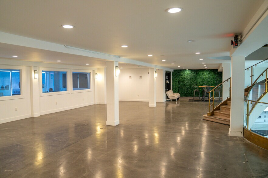 More Photos Of 6363 Hollywood Blvd, Los Angeles Storefront For Lease