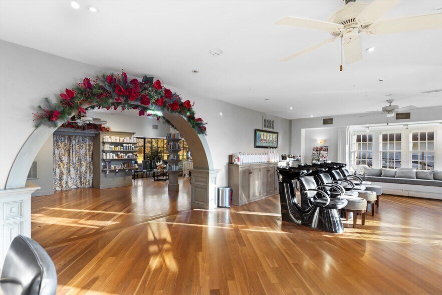 More Photos Of 6610 Lower York Rd, New Hope Freestanding For Sale