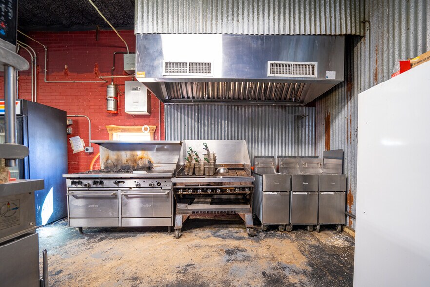 More Photos Of 367 State Highway 155 N, Gilmer Bar For Sale