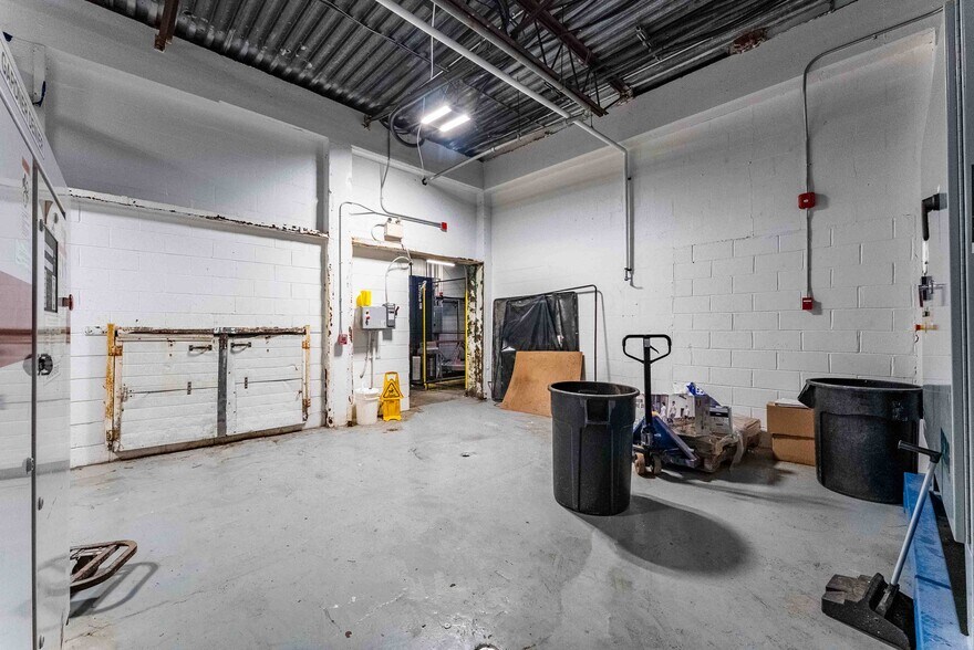 More Photos Of 500 Barrydowne Rd, Sudbury Manufacturing For Sale