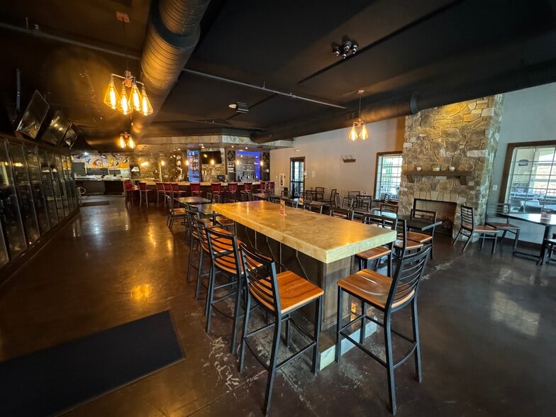 More Photos Of 9620 Old Johnnycake Ridge Rd, Mentor Restaurant For Lease