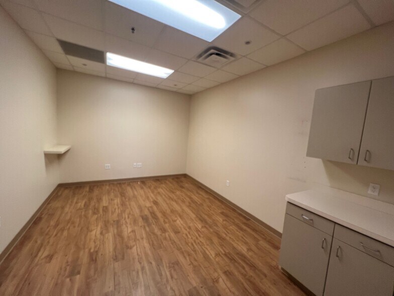 More Photos Of 3060 Communications Pky, Plano Medical For Lease