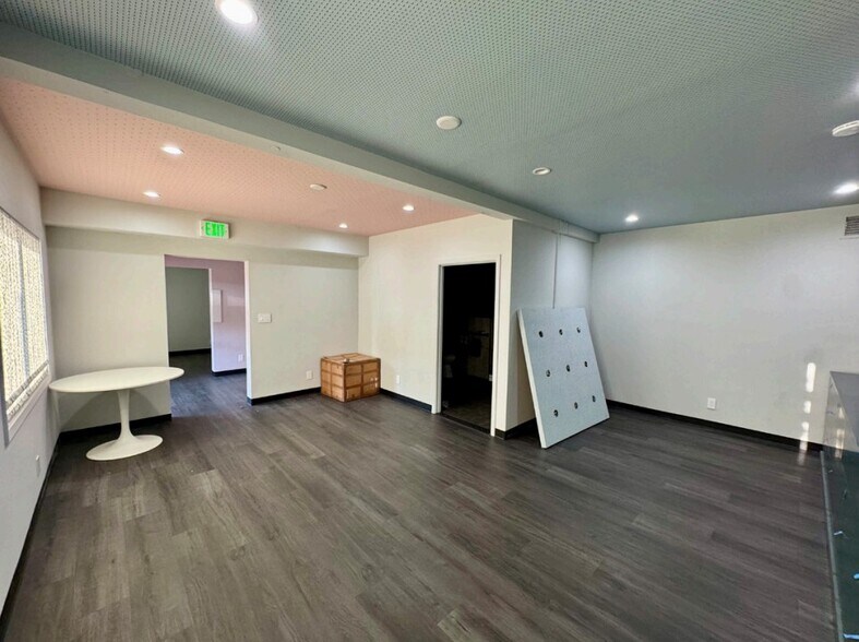 More Photos Of 749 Old County Rd, San Carlos Service For Lease