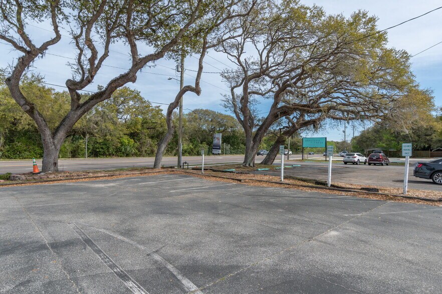 More Photos Of 1035 Anastasia Blvd, Saint Augustine Restaurant For Sale