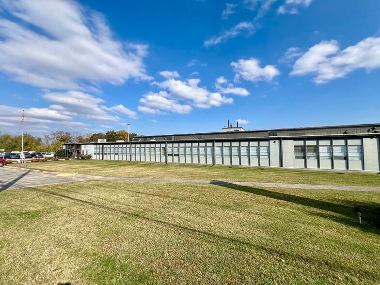 More Photos Of 204 Red Rd, McMinnville Warehouse For Lease