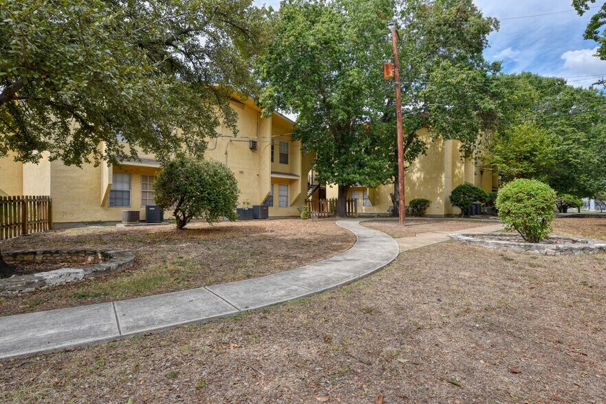 More Photos Of 737 W Mayfield Blvd, San Antonio Apartments For Sale