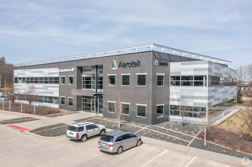 Primary Photo Of 7545 Ashworth Rd, West Des Moines Office For Lease