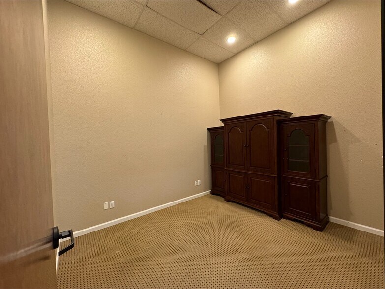 More Photos Of 1800 Industrial Blvd, Colleyville Loft Creative Space For Sale