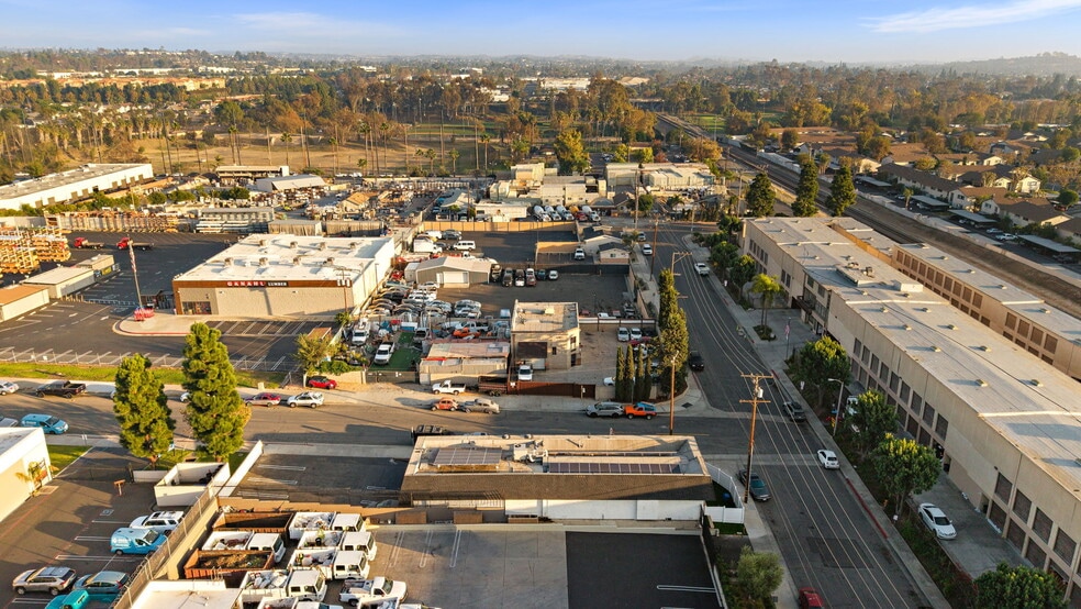 More Photos Of 23201 Orange Ave, Lake Forest Flex For Sale