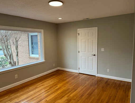 More Photos Of 122 Memorial Dr, Greer Loft Creative Space For Lease