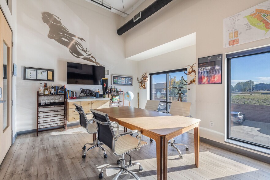 More Photos Of 3040 Airport Dr, Erie Flex For Sale