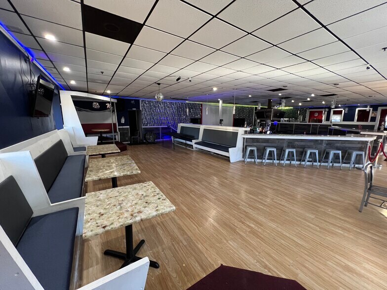 More Photos Of 2845 Mountain Industrial Blvd, Tucker Restaurant For Lease