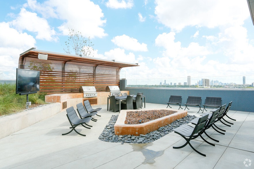More Photos Of 2929 Weslayan St, Houston Apartments For Lease