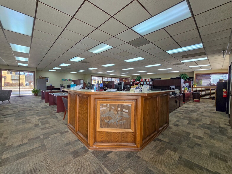 More Photos Of 123 W Highland St, Shawnee Office For Lease