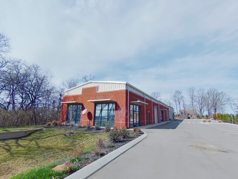 More Photos Of 825 Carthage Hwy, Lebanon Flex For Lease