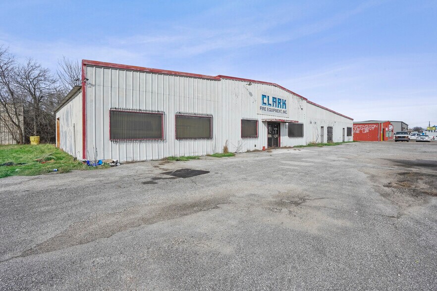 More Photos Of 1838 Federal Rd, Houston Warehouse For Sale