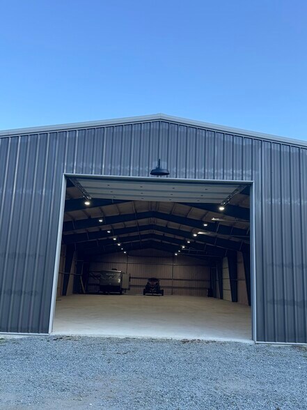 More Photos Of 13403 Stave Lake rd, Mission Warehouse For Lease