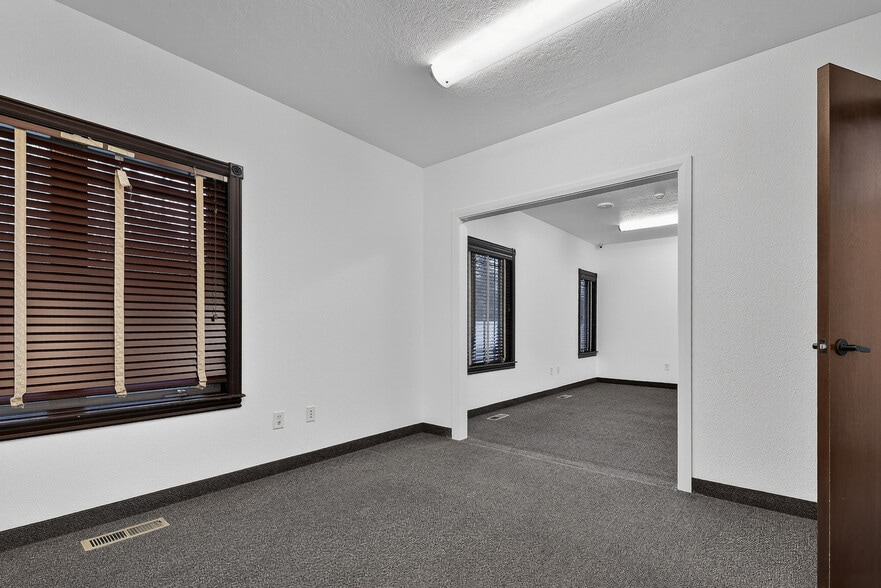 More Photos Of 2563 S Five Mile Ave, Boise Office Residential For Lease