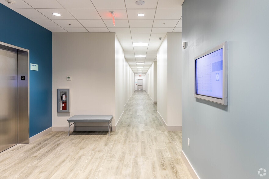 More Photos Of 3683 S Miami Ave, Miami Medical For Lease